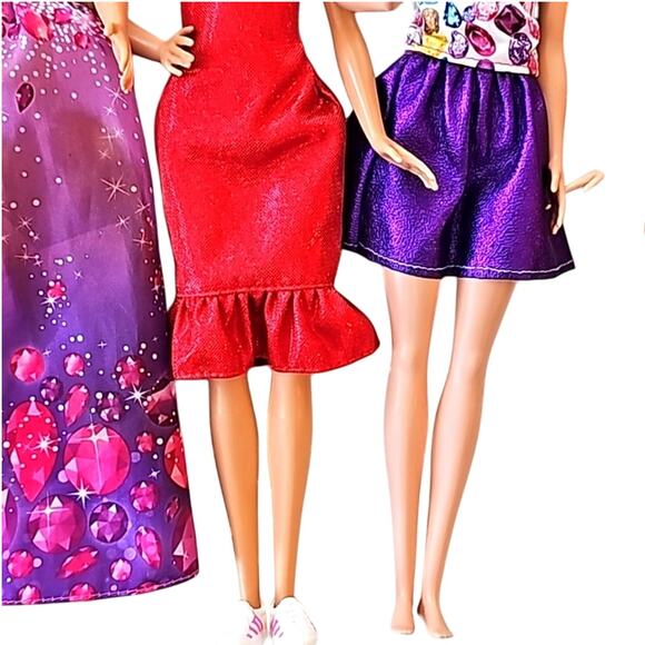 Lot of Five Blonde Haired Barbie's Four Blue Eyed One Brown Eyed All Have Outfit - Picture 7 of 12